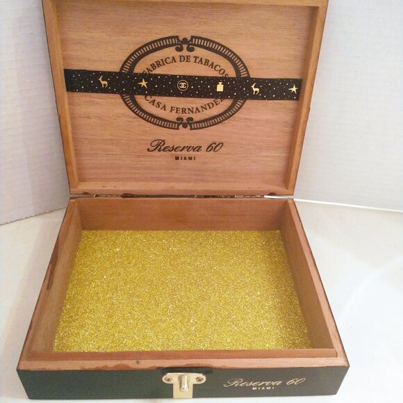 Suenos de Saundra Upcycled Collection, Casa Fernandez Black Cigar Box, Purse - Picture 6 of 7